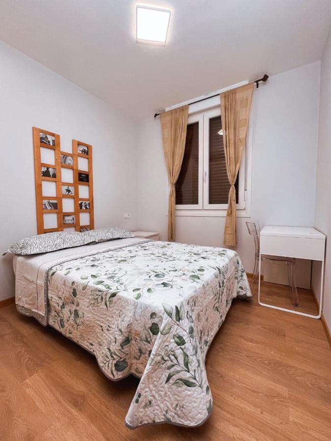Appartement Habitación céntrica con balcón à Bilbao Extérieur photo